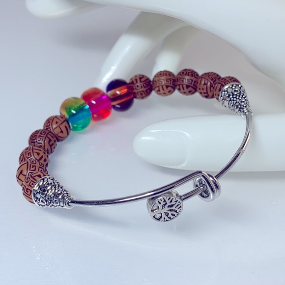 AURA CRYSTALS BANGLE 6cm diameter - Picture 4 of 7